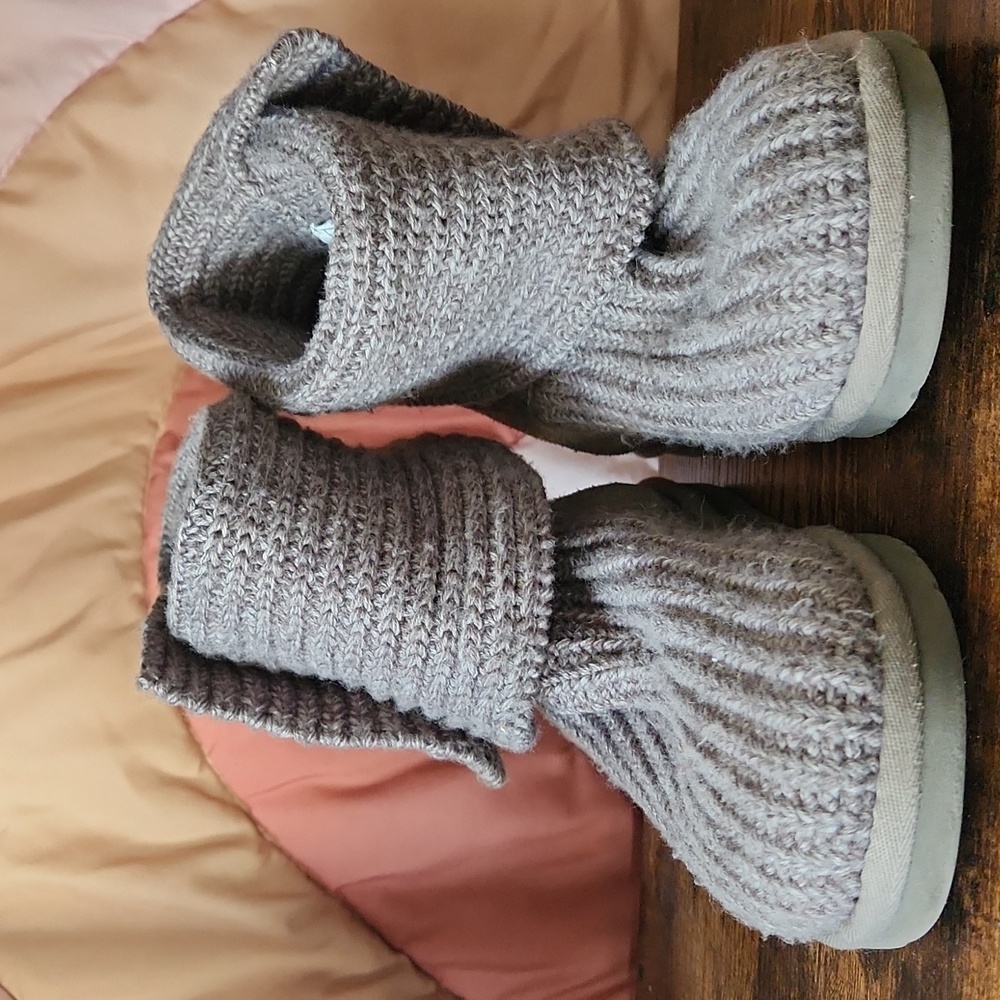 UGG Classic Cardy Knit Boots Gray Women’s Size 6.5 | Slouchy Winter Style